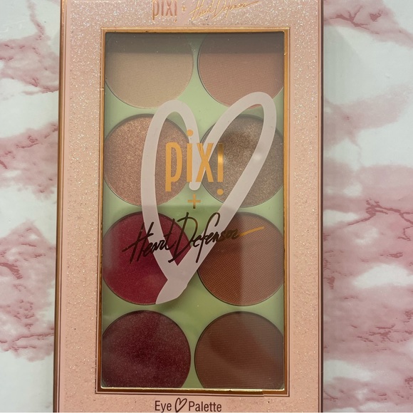 PIXI X HEART DEFENSOR EYE PALETTE - Picture 2 of 4